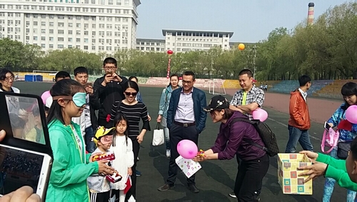 万博max体育官方网站举办“迎‘六一’东林宝贝趣味运动会”